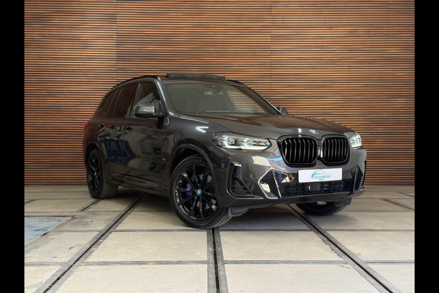 BMW X3 XDrive30e | M-Sport Pro | VOL! | Shadow-Line | SOPHISTOGRAU | M-Schaalstoelen | PANO | HuD I Sensatec|BMW Live Dash