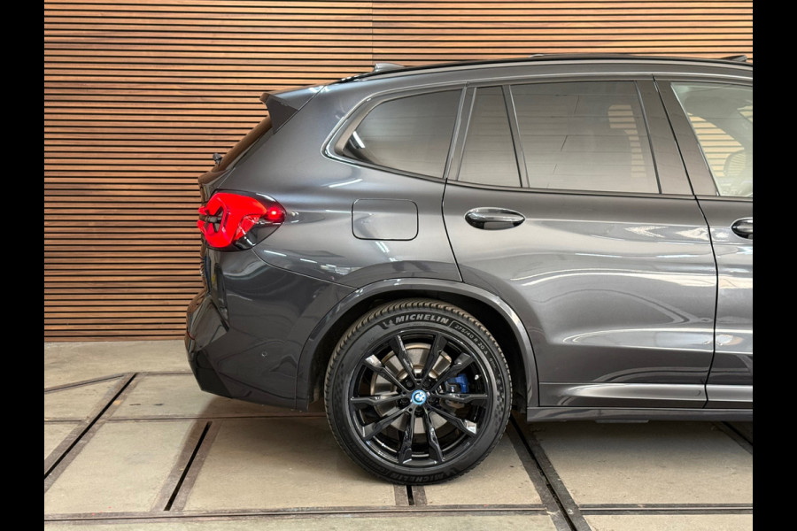 BMW X3 XDrive30e | M-Sport Pro | VOL! | Shadow-Line | SOPHISTOGRAU | M-Schaalstoelen | PANO | HuD I Sensatec|BMW Live Dash