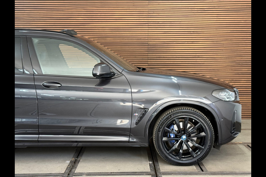 BMW X3 XDrive30e | M-Sport Pro | VOL! | Shadow-Line | SOPHISTOGRAU | M-Schaalstoelen | PANO | HuD I Sensatec|BMW Live Dash