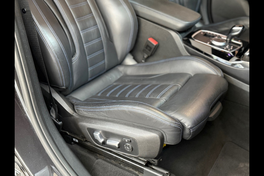 BMW X3 XDrive30e | M-Sport Pro | VOL! | Shadow-Line | SOPHISTOGRAU | M-Schaalstoelen | PANO | HuD I Sensatec|BMW Live Dash