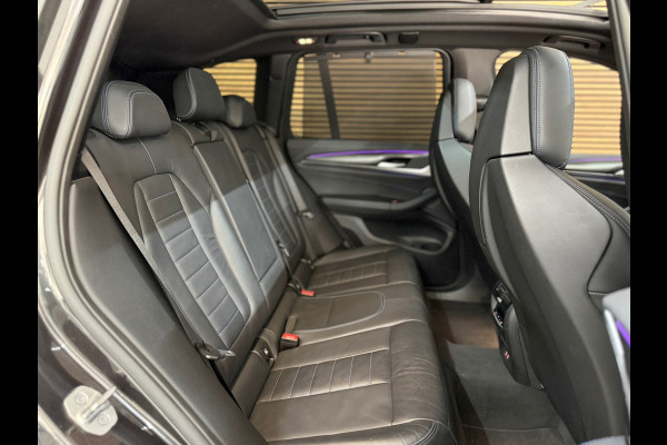 BMW X3 XDrive30e | M-Sport Pro | VOL! | Shadow-Line | SOPHISTOGRAU | M-Schaalstoelen | PANO | HuD I Sensatec|BMW Live Dash