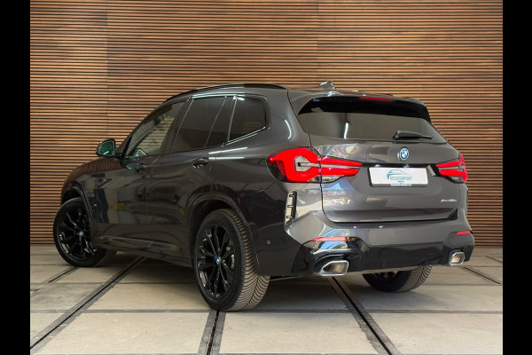 BMW X3 XDrive30e | M-Sport Pro | VOL! | Shadow-Line | SOPHISTOGRAU | M-Schaalstoelen | PANO | HuD I Sensatec|BMW Live Dash