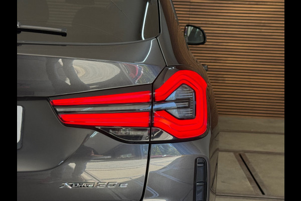 BMW X3 XDrive30e | M-Sport Pro | VOL! | Shadow-Line | SOPHISTOGRAU | M-Schaalstoelen | PANO | HuD I Sensatec|BMW Live Dash