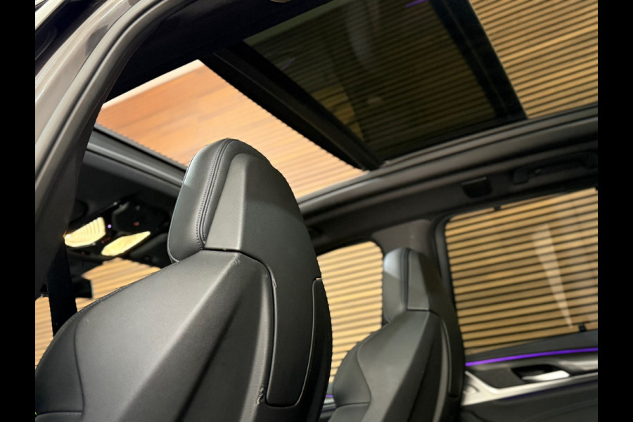 BMW X3 XDrive30e | M-Sport Pro | VOL! | Shadow-Line | SOPHISTOGRAU | M-Schaalstoelen | PANO | HuD I Sensatec|BMW Live Dash