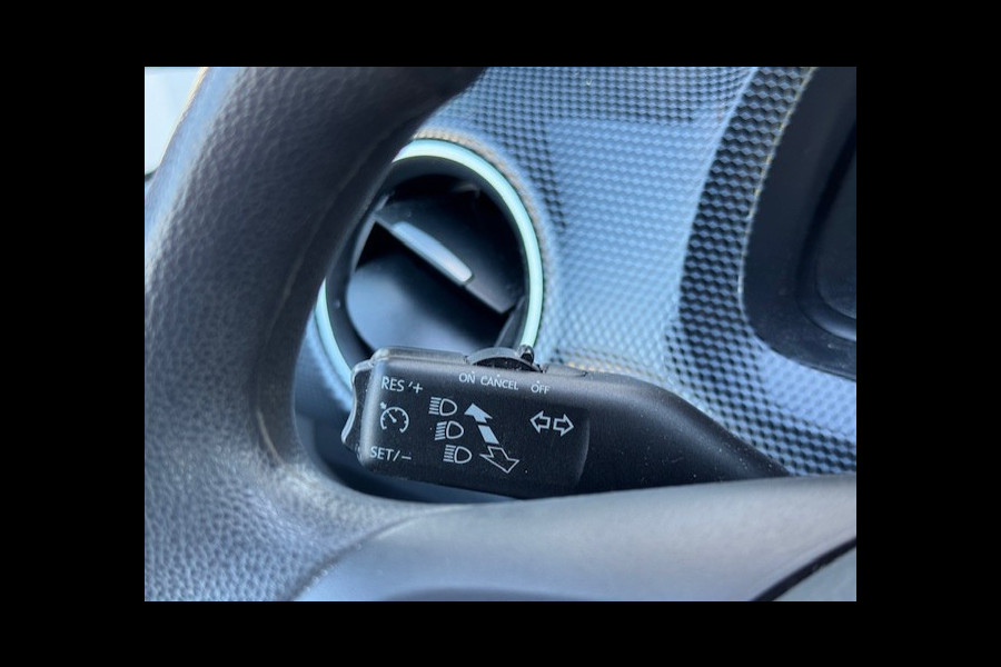 Volkswagen up! 1.0 - Cruise-Parkeersensoren-Stoelverwarming