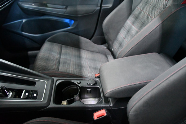 Volkswagen Golf 2.0 TSI GTI