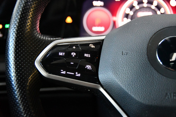 Volkswagen Golf 2.0 TSI GTI