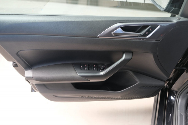 Volkswagen Polo 1.0 TSI Highline R-Line Automaat - N.A.P. Airco, Cruise, Virtual Display, Carmera, Carplay, Navi.