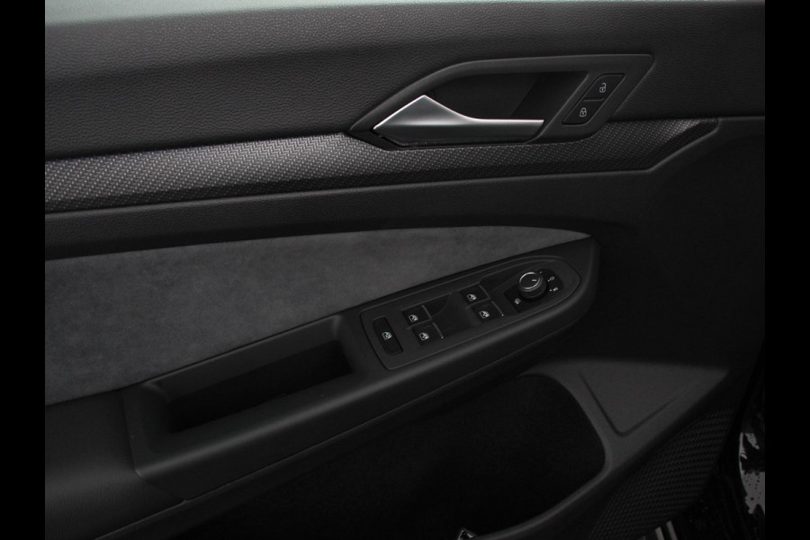 Volkswagen Golf 1.5 eTSI 150pk DSG R-Line Panorama dak Navigatie Apple Carplay/Android Auto Climate Control Camera Dab Extra Getint Glas Adaptive Cruise Control Virtual Cockpit Lichtmetalen Velgen