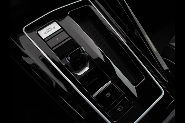 Volkswagen Golf 1.5 eTSI 150pk DSG R-Line Panorama dak Navigatie Apple Carplay/Android Auto Climate Control Camera Dab Extra Getint Glas Adaptive Cruise Control Virtual Cockpit Lichtmetalen Velgen