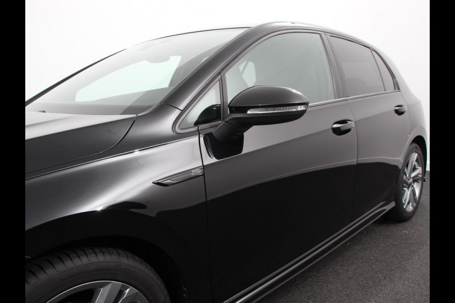 Volkswagen Golf 1.5 eTSI 150pk DSG R-Line Panorama dak Navigatie Apple Carplay/Android Auto Climate Control Camera Dab Extra Getint Glas Adaptive Cruise Control Virtual Cockpit Lichtmetalen Velgen