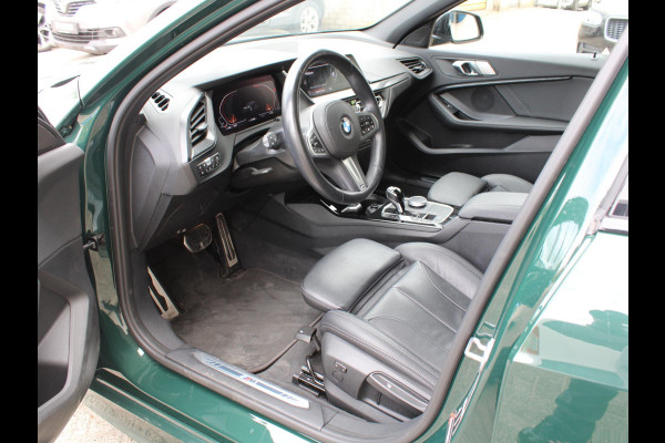 BMW 1-serie 120i Executive | PANORAMISCH SCHUIFDAK | 19' LICHTMETALEN VELGEN | LEDEREN BEKLEDING |