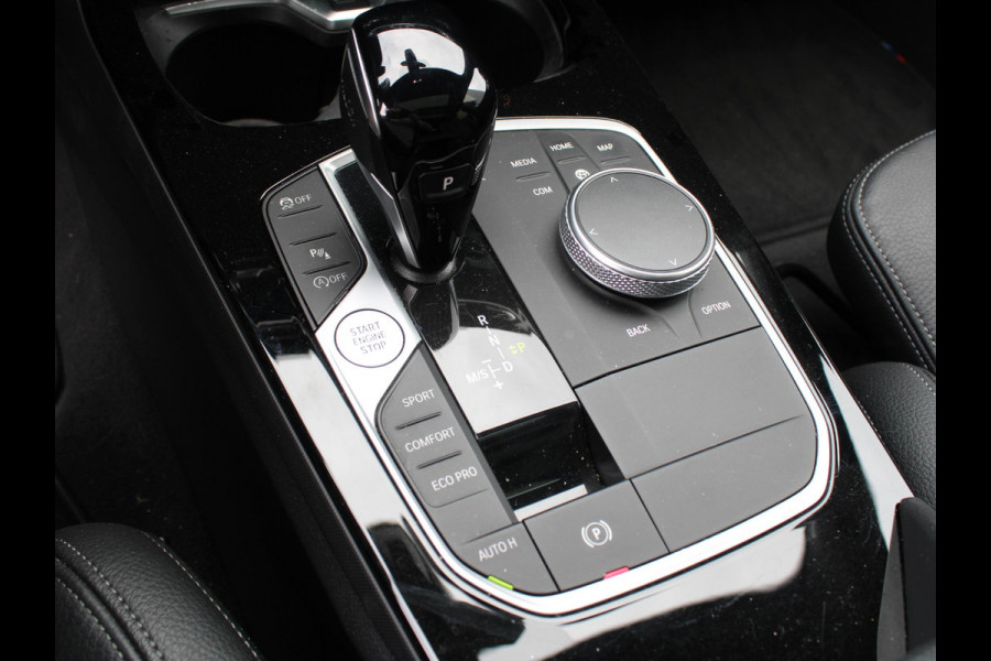 BMW 1-serie 120i Executive | PANORAMISCH SCHUIFDAK | 19' LICHTMETALEN VELGEN | LEDEREN BEKLEDING |