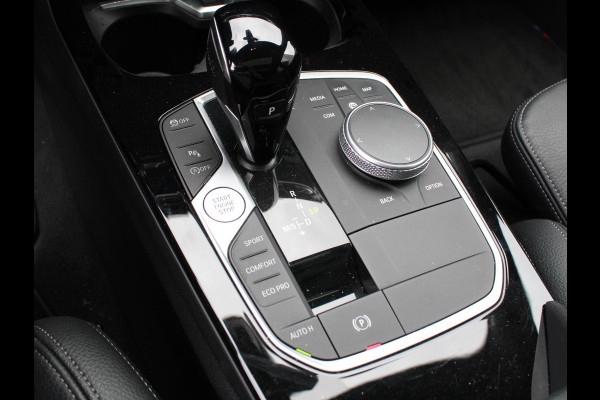 BMW 1-serie 120i Executive | PANORAMISCH SCHUIFDAK | 19' LICHTMETALEN VELGEN | LEDEREN BEKLEDING |