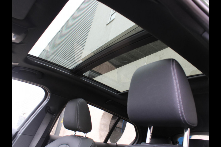 BMW 1-serie 120i Executive | PANORAMISCH SCHUIFDAK | 19' LICHTMETALEN VELGEN | LEDEREN BEKLEDING |
