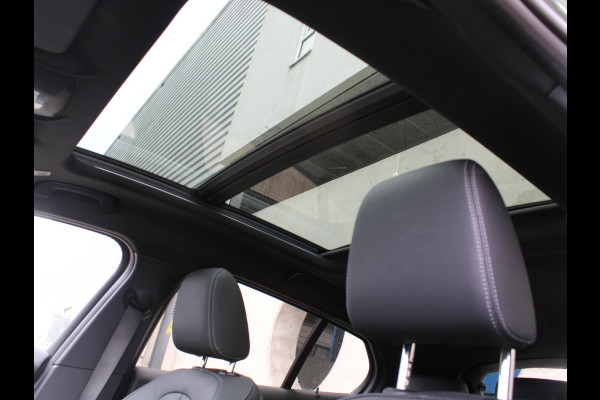 BMW 1-serie 120i Executive | PANORAMISCH SCHUIFDAK | 19' LICHTMETALEN VELGEN | LEDEREN BEKLEDING |