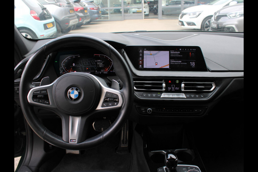 BMW 1-serie 120i Executive | PANORAMISCH SCHUIFDAK | 19' LICHTMETALEN VELGEN | LEDEREN BEKLEDING |