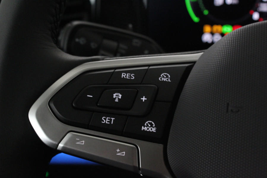 Volkswagen Tiguan 1.5 eHybrid Life Edition > Nieuw op voorraad! Dolphin Gray/18inch/IQ/Design-pakket/Winterpakket Plus...