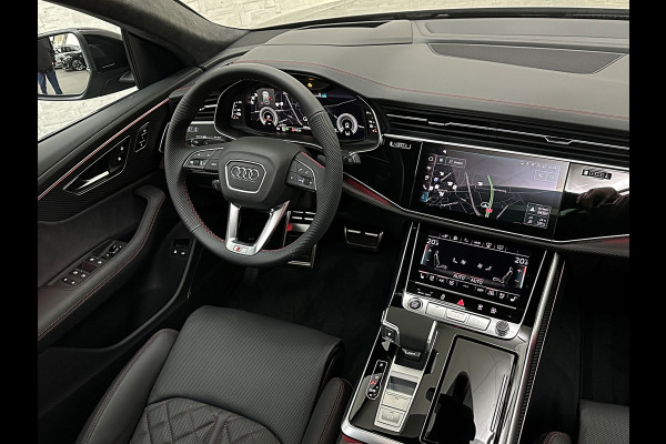 Audi Q8 60e 490pk Competition RS-Stoelen | 4WS Achteras Besturing | OLED | Laser | SQ8 Uitgevoerd | Massage | Ventilatie | Valcona Leder 23'' | Alcantara hemel | Head-Up | Soft-Close | Panodak | 2x Memory | Trekhaak | Keyless-Entry | Luchtvering | Nw.Pr. 155.000,= | Nieuw! 13km 2026 | Fabrieksgarantie | Direct rijden.