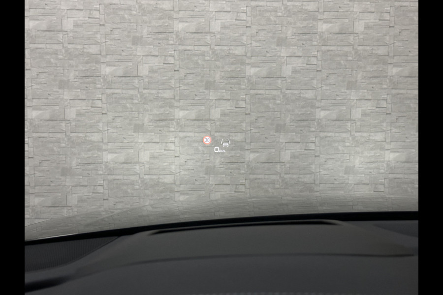 Audi Q8 60e 490pk Competition RS-Stoelen | 4WS Achteras Besturing | OLED | Laser | SQ8 Uitgevoerd | Massage | Ventilatie | Valcona Leder 23'' | Alcantara hemel | Head-Up | Soft-Close | Panodak | 2x Memory | Trekhaak | Keyless-Entry | Luchtvering | Nw.Pr. 155.000,= | Nieuw! 13km 2026 | Fabrieksgarantie | Direct rijden.