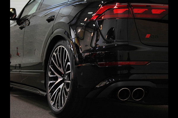 Audi Q8 60e 490pk Competition RS-Stoelen | 4WS Achteras Besturing | OLED | Laser | SQ8 Uitgevoerd | Massage | Ventilatie | Valcona Leder 23'' | Alcantara hemel | Head-Up | Soft-Close | Panodak | 2x Memory | Trekhaak | Keyless-Entry | Luchtvering | Nw.Pr. 155.000,= | Nieuw! 13km 2026 | Fabrieksgarantie | Direct rijden.