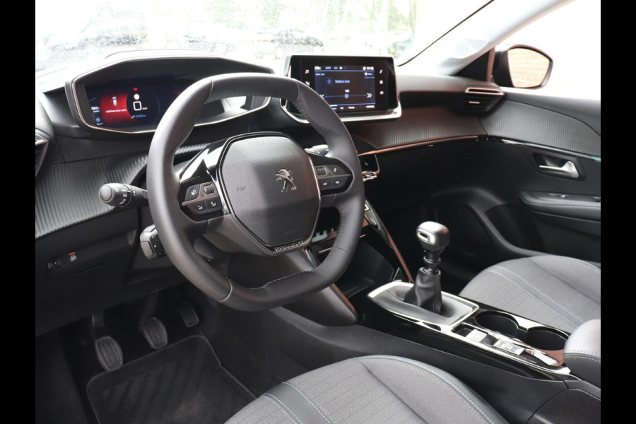 Peugeot 208 1.2 PureTech 101pk Allure Pack Navigatie Apple Carplay/Android Auto Climate Control Digitale Cockpit Parkeer sensoren