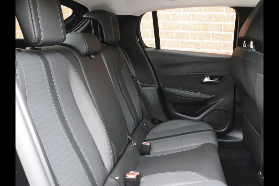 Peugeot 208 1.2 PureTech 101pk Allure Pack Navigatie Apple Carplay/Android Auto Climate Control Digitale Cockpit Parkeer sensoren