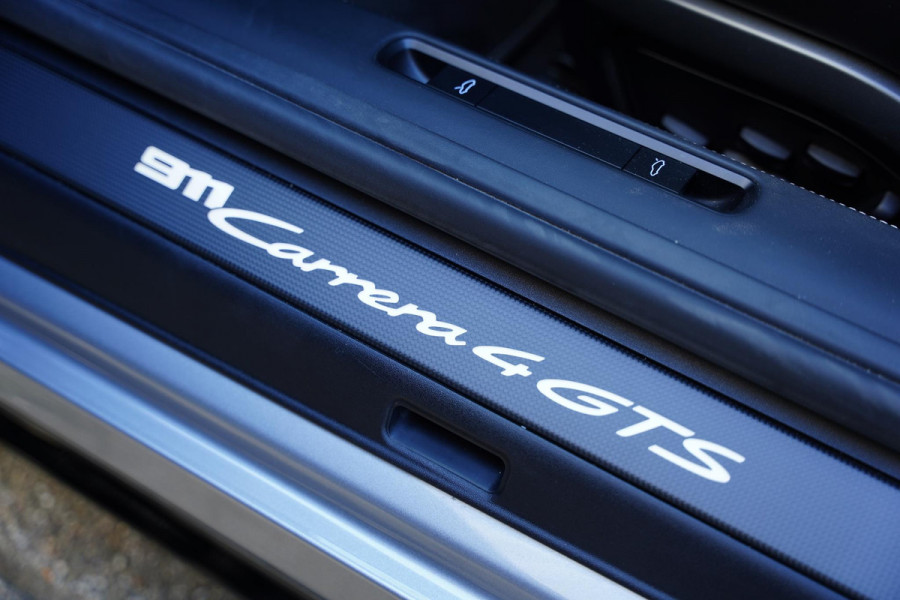 Porsche 911 992 Cabriolet 3.0 Carrera 4 GTS / NL-Auto / Sport Design / Lifting / Sportuitlaat