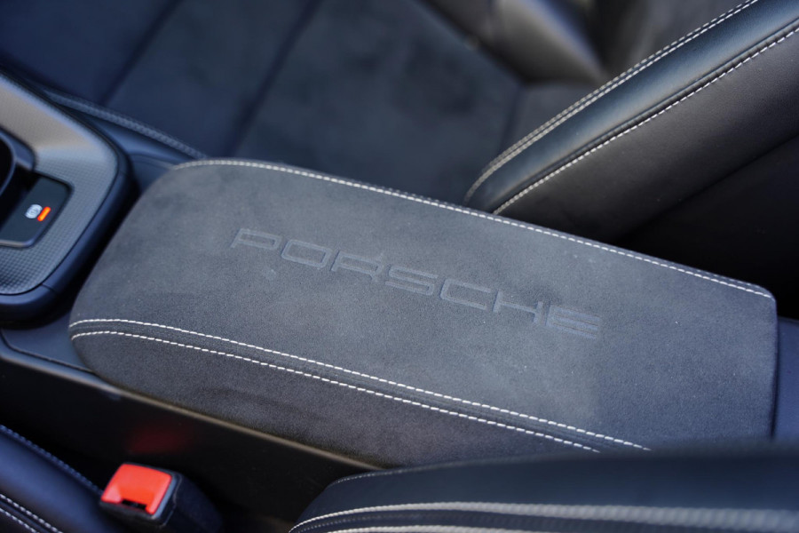 Porsche 911 992 Cabriolet 3.0 Carrera 4 GTS / NL-Auto / Sport Design / Lifting / Sportuitlaat