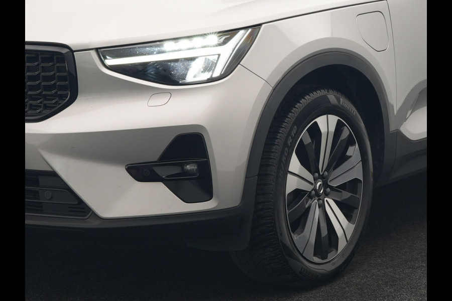 Volvo XC40 T5 Ultimate Dark PHEV 262pk Dealer O.H. | Trekhaak Af Fabriek | Panodak | Camera | Harman / Kardon | Alcantara Sportstoelen Memory & Verwarmd | Apple Carplay | Navigatie | Stuur Verwarmd | Keyless | DAB | Virtual | 19"L.M |
