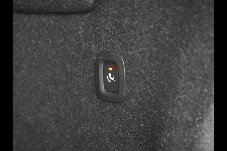 Volvo XC40 T5 Ultimate Dark PHEV 262pk Dealer O.H. | Trekhaak Af Fabriek | Panodak | Camera | Harman / Kardon | Alcantara Sportstoelen Memory & Verwarmd | Apple Carplay | Navigatie | Stuur Verwarmd | Keyless | DAB | Virtual | 19"L.M |