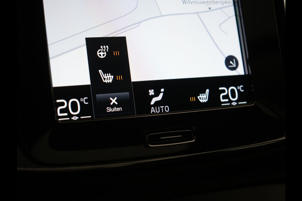 Volvo XC40 T5 Ultimate Dark PHEV 262pk Dealer O.H. | Trekhaak Af Fabriek | Panodak | Camera | Harman / Kardon | Alcantara Sportstoelen Memory & Verwarmd | Apple Carplay | Navigatie | Stuur Verwarmd | Keyless | DAB | Virtual | 19"L.M |