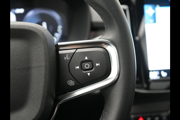Volvo XC40 T5 Ultimate Dark PHEV 262pk Dealer O.H. | Trekhaak Af Fabriek | Panodak | Camera | Harman / Kardon | Alcantara Sportstoelen Memory & Verwarmd | Apple Carplay | Navigatie | Stuur Verwarmd | Keyless | DAB | Virtual | 19"L.M |