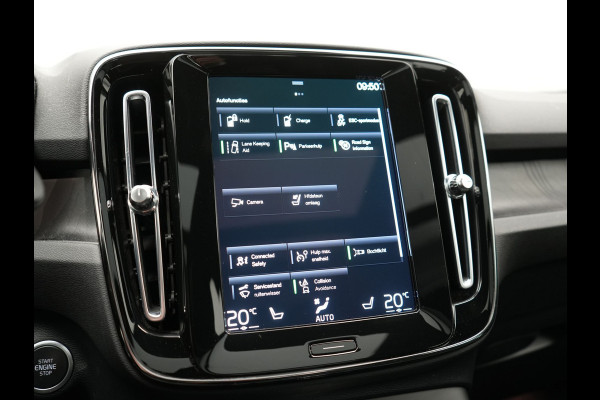 Volvo XC40 T5 Ultimate Dark PHEV 262pk Dealer O.H. | Trekhaak Af Fabriek | Panodak | Camera | Harman / Kardon | Alcantara Sportstoelen Memory & Verwarmd | Apple Carplay | Navigatie | Stuur Verwarmd | Keyless | DAB | Virtual | 19"L.M |