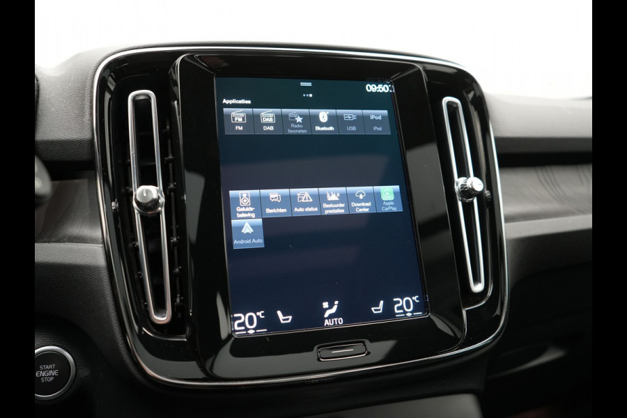 Volvo XC40 T5 Ultimate Dark PHEV 262pk Dealer O.H. | Trekhaak Af Fabriek | Panodak | Camera | Harman / Kardon | Alcantara Sportstoelen Memory & Verwarmd | Apple Carplay | Navigatie | Stuur Verwarmd | Keyless | DAB | Virtual | 19"L.M |