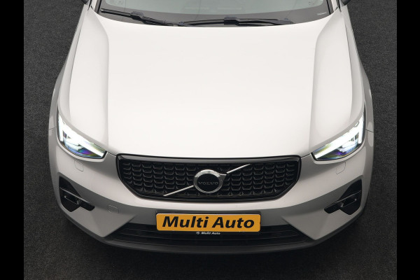 Volvo XC40 T5 Ultimate Dark PHEV 262pk Dealer O.H. | Trekhaak Af Fabriek | Panodak | Camera | Harman / Kardon | Alcantara Sportstoelen Memory & Verwarmd | Apple Carplay | Navigatie | Stuur Verwarmd | Keyless | DAB | Virtual | 19"L.M |