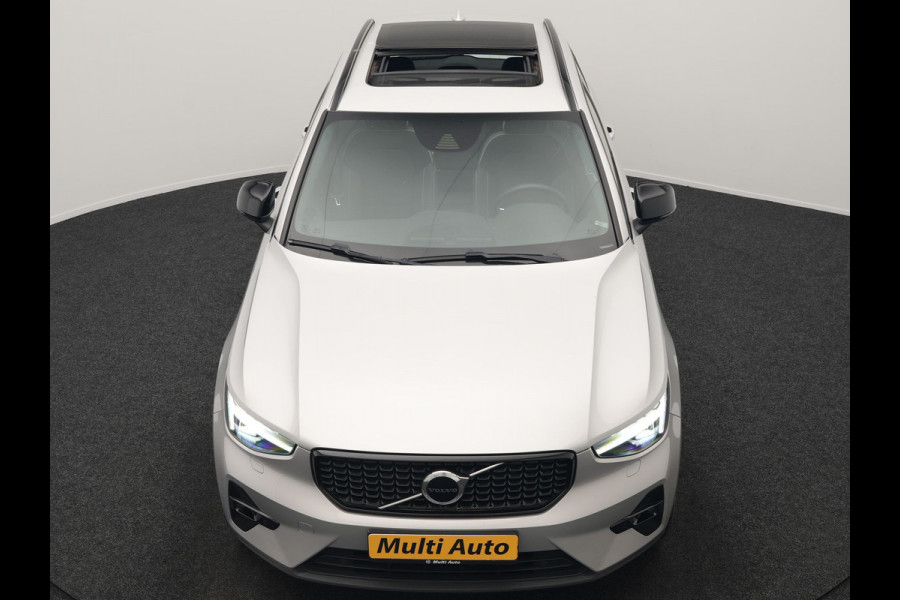 Volvo XC40 T5 Ultimate Dark PHEV 262pk Dealer O.H. | Trekhaak Af Fabriek | Panodak | Camera | Harman / Kardon | Alcantara Sportstoelen Memory & Verwarmd | Apple Carplay | Navigatie | Stuur Verwarmd | Keyless | DAB | Virtual | 19"L.M |