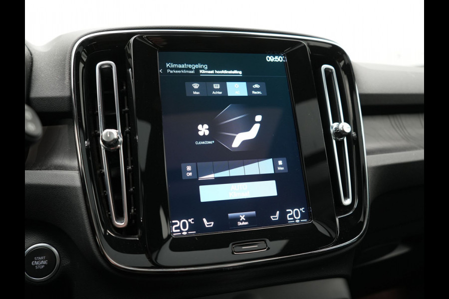 Volvo XC40 T5 Ultimate Dark PHEV 262pk Dealer O.H. | Trekhaak Af Fabriek | Panodak | Camera | Harman / Kardon | Alcantara Sportstoelen Memory & Verwarmd | Apple Carplay | Navigatie | Stuur Verwarmd | Keyless | DAB | Virtual | 19"L.M |