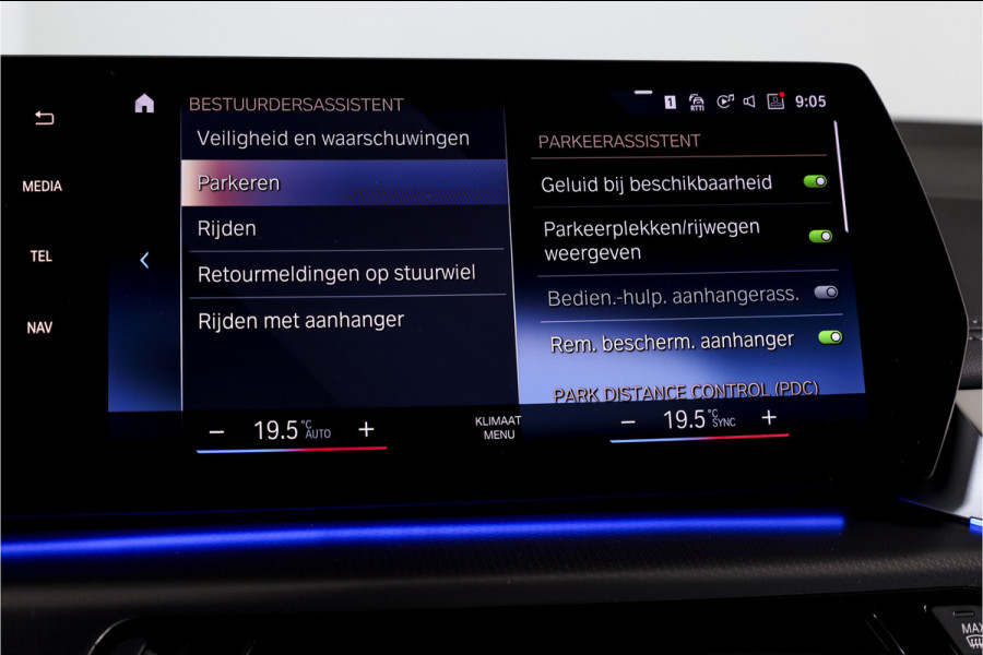 BMW 2 Serie Active Tourer 225e xDrive 245 PK M-Sport - Automaat Org. NL | S/K-Panodak | Shadow Line | Innovation Pakket | Dig. Cockpit | Adapt. Cruise | 360 Camera | NAV + App. Connect | ECC | Elek. Klep | Elek. Trekhaak | LM19" |
