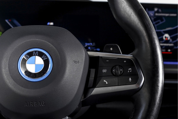 BMW 2 Serie Active Tourer 225e xDrive 245 PK M-Sport - Automaat Org. NL | S/K-Panodak | Shadow Line | Innovation Pakket | Dig. Cockpit | Adapt. Cruise | 360 Camera | NAV + App. Connect | ECC | Elek. Klep | Elek. Trekhaak | LM19" |