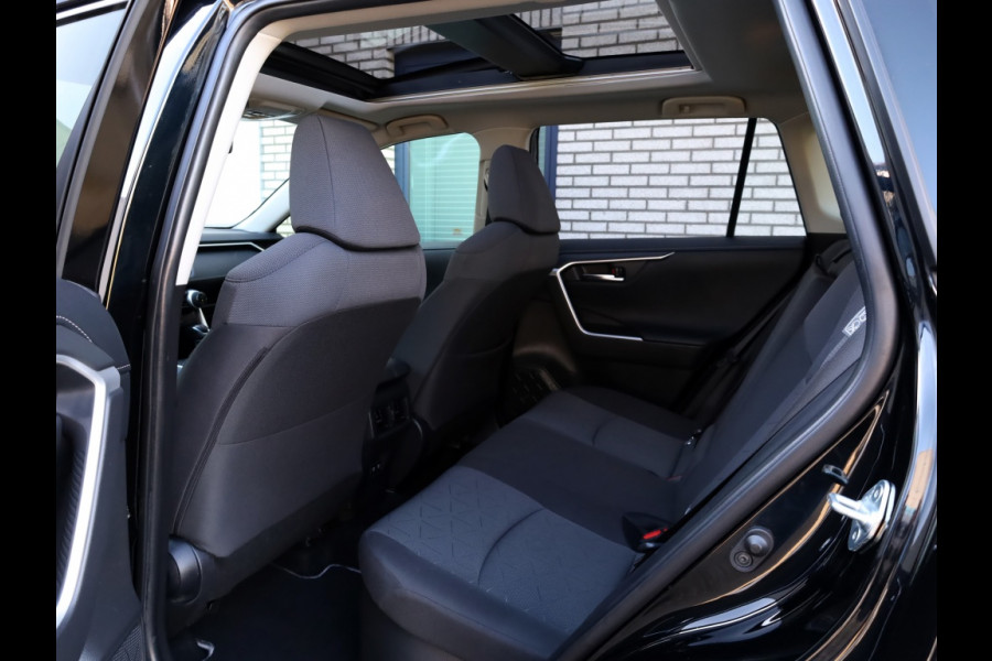 Toyota RAV4 2.5 Hybrid AWD Dynamic | Panoramadak | Winter Pack | Dodehoek