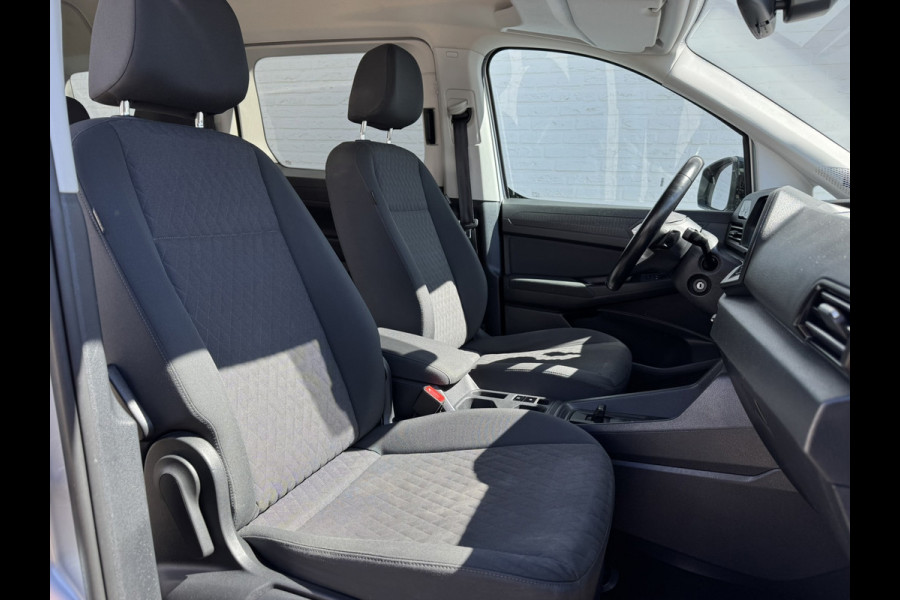 Volkswagen Caddy Maxi 1.5 TSI 7p Automaat Cruise Clima Camera + PDC V+A Trekhaak Carplay Dab+