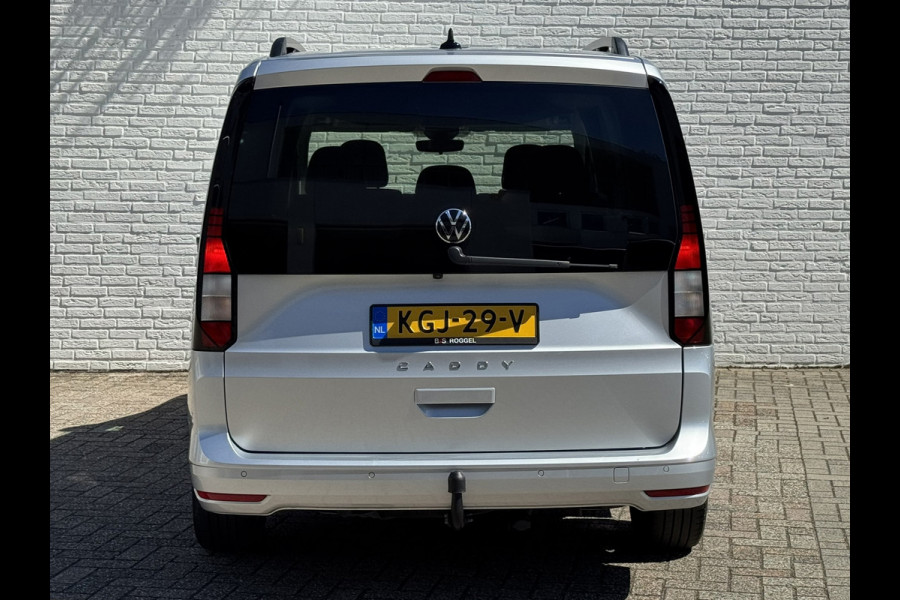 Volkswagen Caddy Maxi 1.5 TSI 7p Automaat Cruise Clima Camera + PDC V+A Trekhaak Carplay Dab+