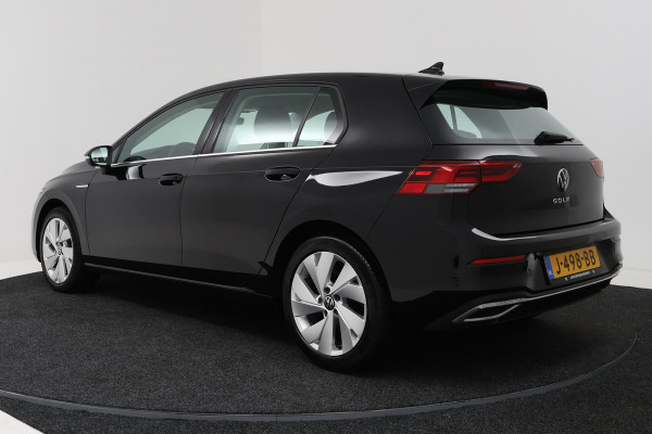 Volkswagen Golf 1.5 TSI Style (CARPLAY, CAMERA, MASSAGE STOELEN, ADAPTIVE CRUISE, CARPLAY, GOED ONDERHOUDEN)