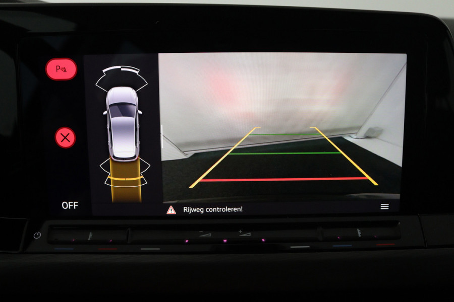 Volkswagen Golf 1.5 TSI Style (CARPLAY, CAMERA, MASSAGE STOELEN, ADAPTIVE CRUISE, CARPLAY, GOED ONDERHOUDEN)