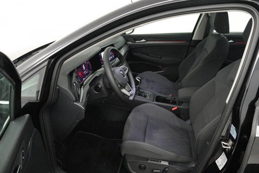 Volkswagen Golf 1.5 TSI Style (CARPLAY, CAMERA, MASSAGE STOELEN, ADAPTIVE CRUISE, CARPLAY, GOED ONDERHOUDEN)