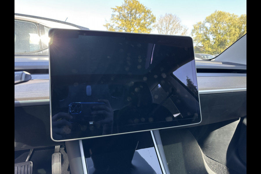 Tesla Model 3 Standard RWD Plus 60 kWh # !!! MULTIMEDIA DISPLAY DEFECT# [ 3-Fase-11kW ] {SOH-84%} (INCL-BTW) Aut. *PANO | AUTO-PILOT | LEATHER | KEYLESS | FULL-LED | MEMORY-PACK | SURROUND-VIEW | DAB | CARPLAY | DIGI-COCKPIT | LANE-ASSIST | COMFORT-SEATS | 18"ALU*