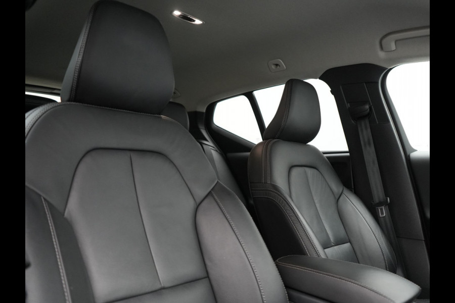 Volvo XC40 T5 Plus Bright PHEV 262pk Dealer O.H. | Trekhaak Af Fabriek | Adaptive Cruise | 360 Camera | Harman / Kardon | Lederen Sportstoelen Memory & Verwarmd | Stuur Verwarmd | Keyless | Blis | Apple Carplay | Navigatie | DAB | Plug In Hybrid |