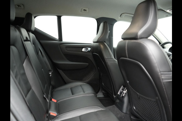 Volvo XC40 T5 Plus Bright PHEV 262pk Dealer O.H. | Trekhaak Af Fabriek | Adaptive Cruise | 360 Camera | Harman / Kardon | Lederen Sportstoelen Memory & Verwarmd | Stuur Verwarmd | Keyless | Blis | Apple Carplay | Navigatie | DAB | Plug In Hybrid |