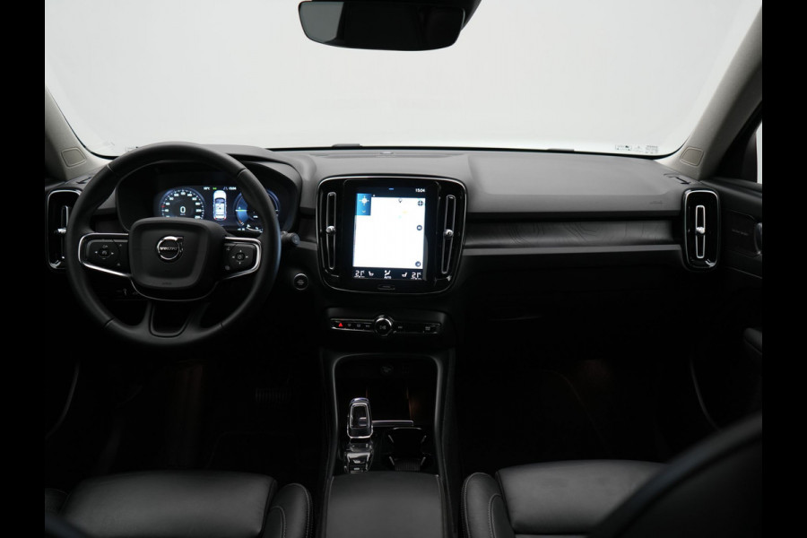 Volvo XC40 T5 Plus Bright PHEV 262pk Dealer O.H. | Trekhaak Af Fabriek | Adaptive Cruise | 360 Camera | Harman / Kardon | Lederen Sportstoelen Memory & Verwarmd | Stuur Verwarmd | Keyless | Blis | Apple Carplay | Navigatie | DAB | Plug In Hybrid |